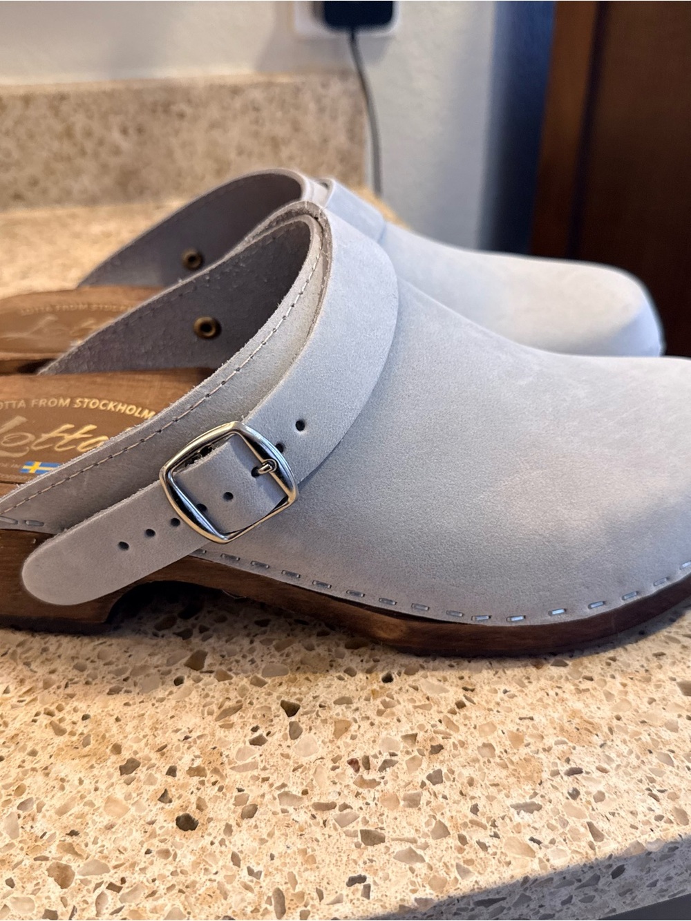 Lotta from Stockholm clogs-light grey with dark wooden base and silver hardware